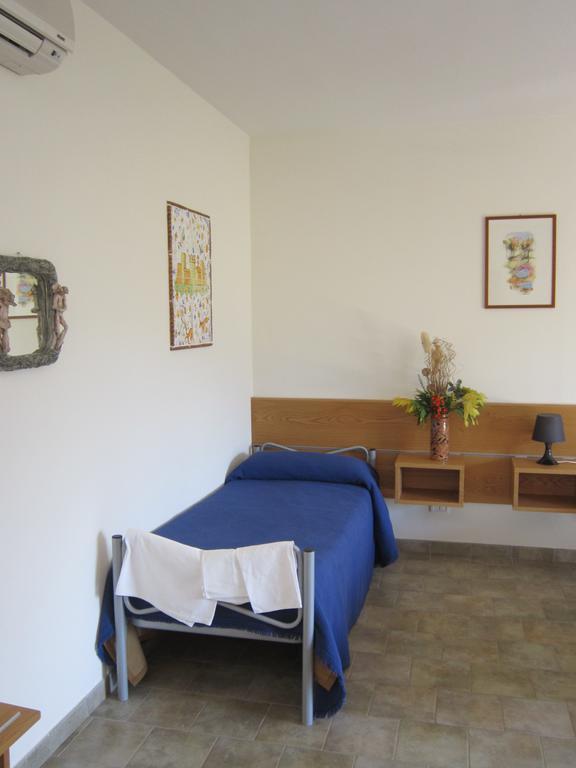 Locanda Dell'Asino D'Oro Villa Sulmona Habitación foto